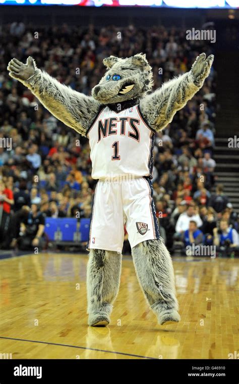 New jersey nets mascot hi-res stock photography and images - Alamy