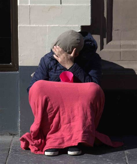 how to help homeless people 12
