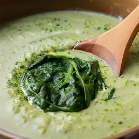 15-Minutes Creamy Spinach Soup Recipe - A Delight - Soup Chick