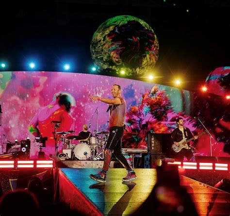 Video: Best moments from Coldplay's first Vancouver concert - Burnaby Now