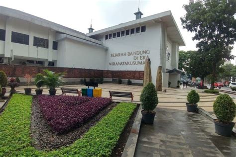 Wisata Taman Sejarah Bandung Lokasi Rute Dan Daya Tarik