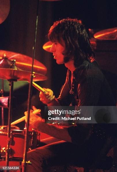 Cozy Powell Performs On Stage Circa 1977 News Photo Getty Images