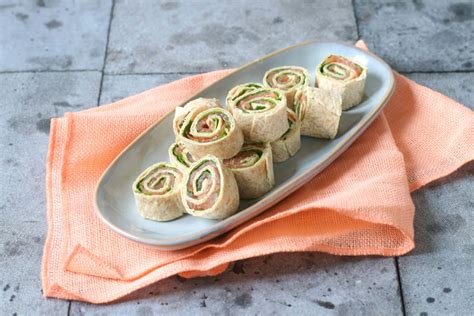 Recept Wrap Rolletjes Met Zalm Spinazie En Roomkaas Jaimy S Kitchen