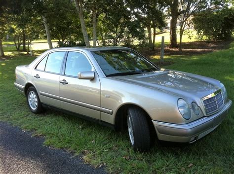 1996 Mercedes Benz E230 Elegance Piriipopp Shannons Club