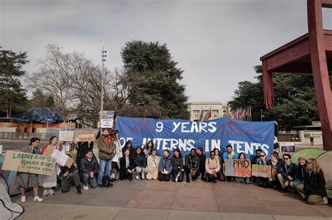 Les Stagiaires De Lonu Manifestent à Genève Pour Obtenir Un Salaire