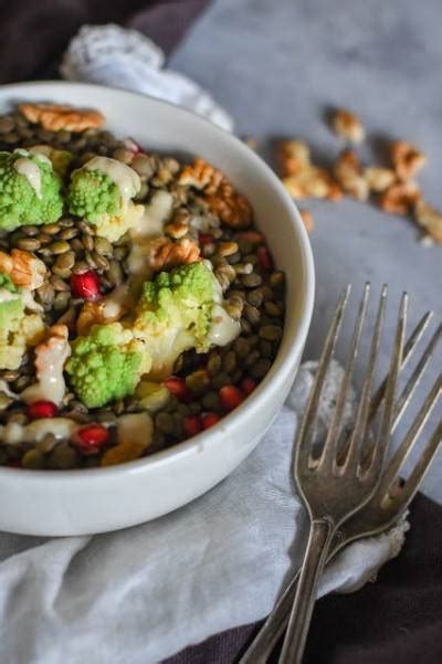 Salade De Lentilles Au Chou Romanesco Grenade Et Noix Recette V Gane