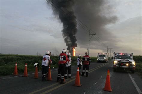 Toma Clandestina En Ducto De Pemex Provoca Explosi N En Veracruz Y Deja