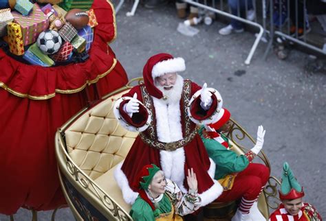 Santa Mariah Carey Wrap Macys Thanksgiving Day Parade