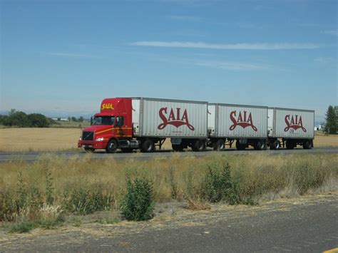 Saia Motor Freight Volvo With Triples Saia Volvo With Trip Flickr