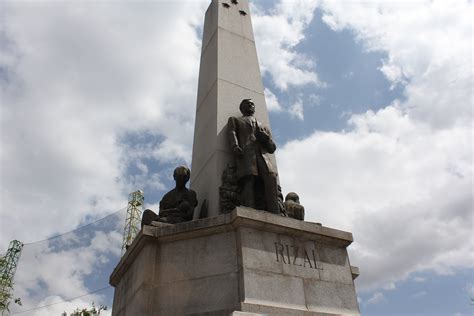 Stay, Stray, Play and Feast: Jose Rizal Monument: A Piece of the ...