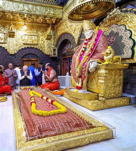 Pm Narendra Modi Offers Prayers At Shri Saibaba Samadhi Temple In