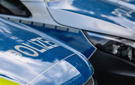 Mann schleift im Zug seine Messer und löst Polizeieinsatz aus | GMX.AT