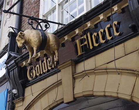 Golden Fleece York © Ian Taylor Cc By Sa20 Geograph Britain And