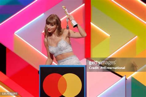 1 177 Taylor Swift Brit Awards Photos And High Res Pictures Getty Images