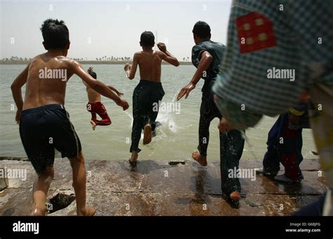 Iraq War Euphrates Swimming Stock Photo Alamy