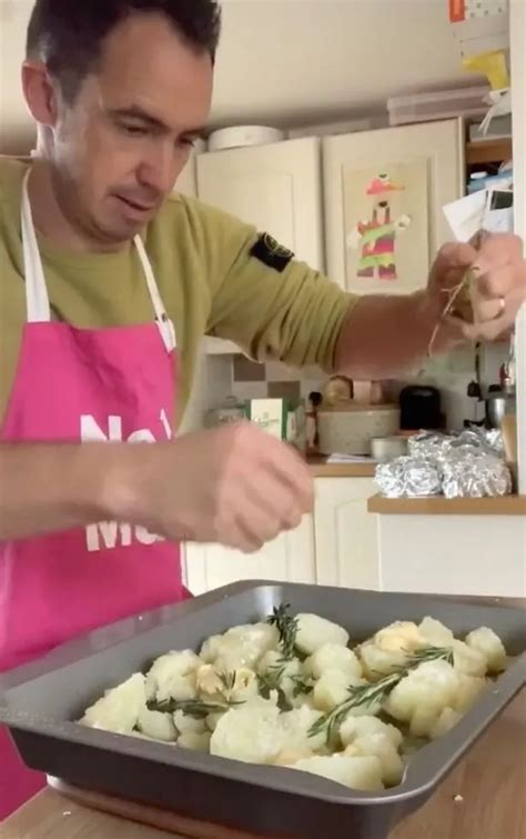 Dad Reveals How To Get Perfect Crispy Potatoes For Your Sunday Roast