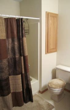 Fiberglass Shower Cleaning - How to Remove Soap Scum and Hard Water Stains