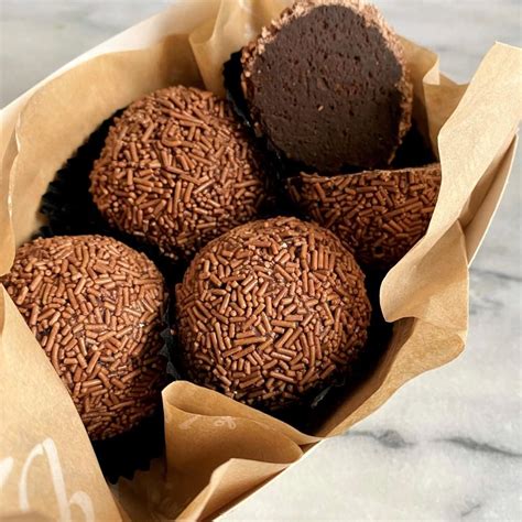 Chocolate Rum Truffles 4 Cakes Bothams Of Whitby Traditional