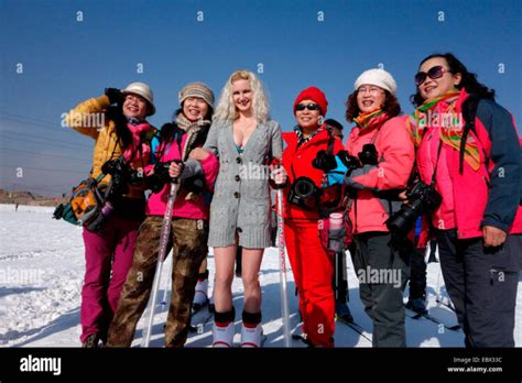 Hot Sexy Qing Han Bikini Pics