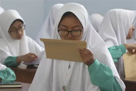 Teks Pembawa Acara Untuk Mc Acara Pengajian Maulid Nabi Muhammad Saw