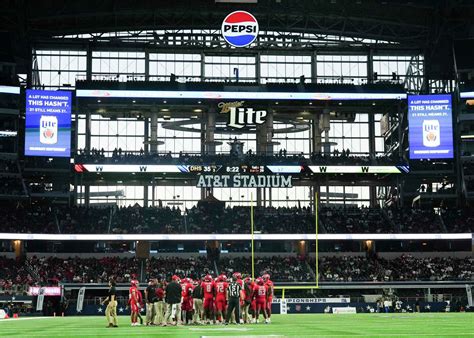 DeSoto offensive lineman Byron Washington's photo goes viral