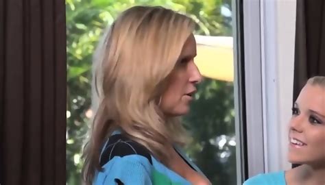 Accidentally Lesbian Halle Von Jodi West