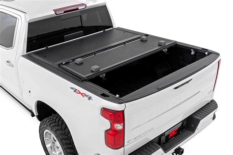 Hard Low Profile Bed Cover | Chevy/GMC 1500/2500HD/3500HD (14-19) | Rough Country