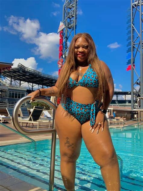 Hot Sexy MAC BRE Z Bikini Pics