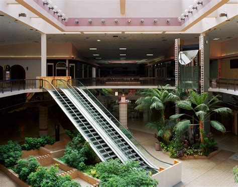 The Wondrous Evoluscope: Dead Malls