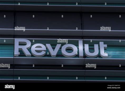 Revolut Logo Stockfotos Und Bilder Kaufen Alamy