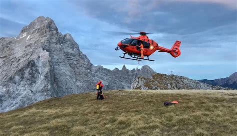 Schönau Verstiegene in mittlerer Watzmann Ostwand Mann stürzt 15