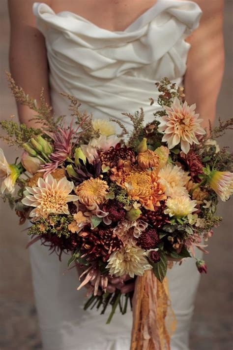 50 Beautiful Chrysanthemum Wedding Bouquets - Weddingomania