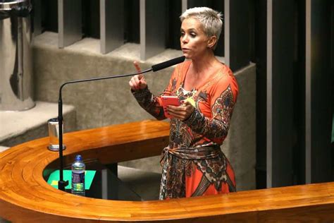 Cristiane Brasil Filha De Roberto Jeferson Se Entrega Pol Cia Ne