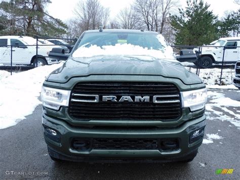 2020 Olive Green Pearl Ram 2500 Big Horn Crew Cab 4x4 140568565 Photo 2 Car