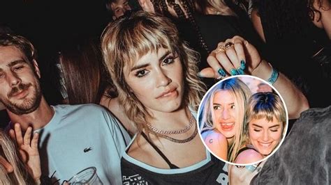 Lali Espósito Y Lola Índigo Fueron Atrapadas In Fraganti Besándose Apasionadamente En Una Fiesta