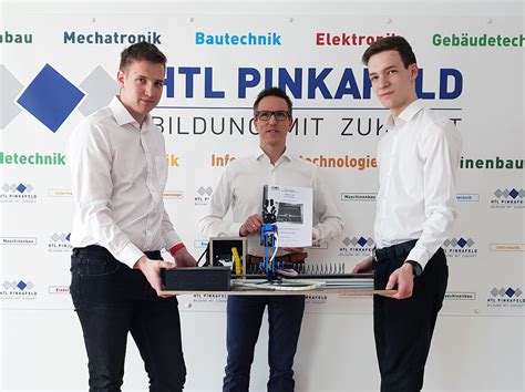 Elektronik Maturanten Entwickeln Einen UNO Spielenden Roboter HTL