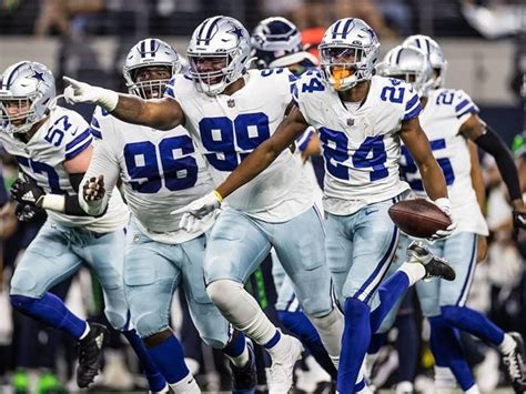 dallas cowboys rushes  record smashing  billion