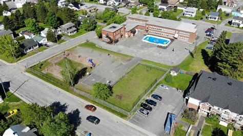 Une Nouvelle Surface De Dek Hockey L Cole Sainte Bernadette