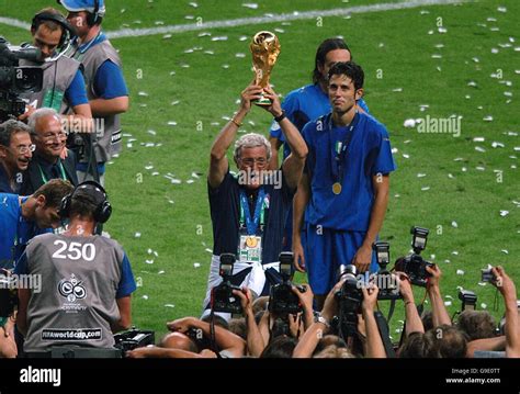 Italien Trainer Marcelo Lippi Feiert Mit Der Fifa Wm Fotos Und