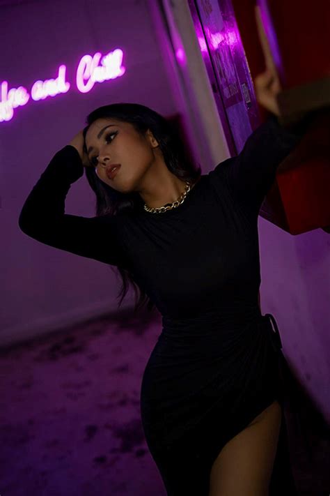 Không chỉ có tấm lòng nhân ái Hot girl Huyền Mi gây bão cộng đồng mạng