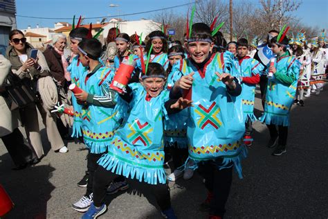 Los alumnos del CEIP Virgen del Pilar y el colegio San José celebran