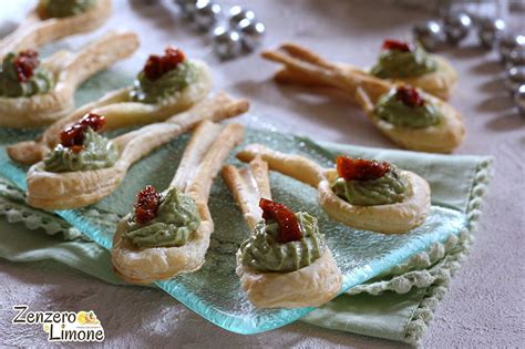 Questi Cucchiai Di Sfoglia Sono Dei Simpatici Finger Food In Cui Si