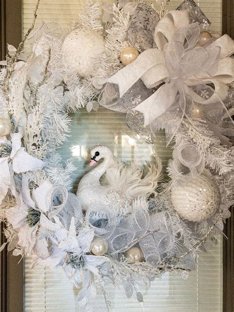 White Christmas Wreath Winter White Wreath for front Door | Etsy | White christmas wreath ...