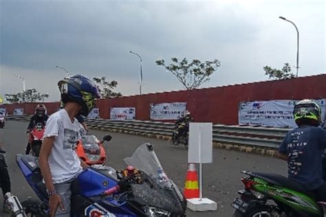 Hari Kedua Street Race Di BSD Pebalap Uji Mesin Sejak Pagi