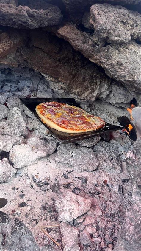 Un Volc N Activo En Lugar De Un Horno La Pizza Pacaya Horneada Sobre