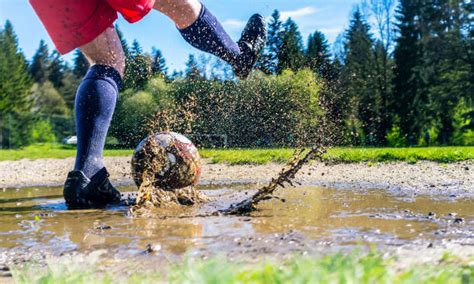 Best Muddy Football Players Stock Photos Pictures And Royalty Free