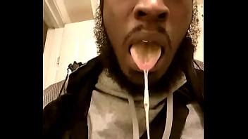 Escupir en él XVIDEOS