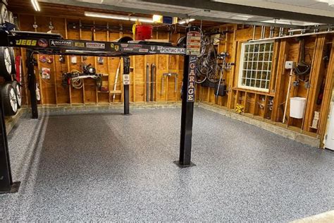 6 Garage Flooring Ideas for an Easy Upgrade and Maintenance