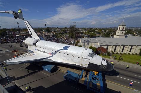 Final piece of Space Shuttle Endeavour exhibit to be transported ...