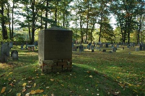 Deerfield Massacre Mass Grave Deerfield Massachusetts Atlas Obscura